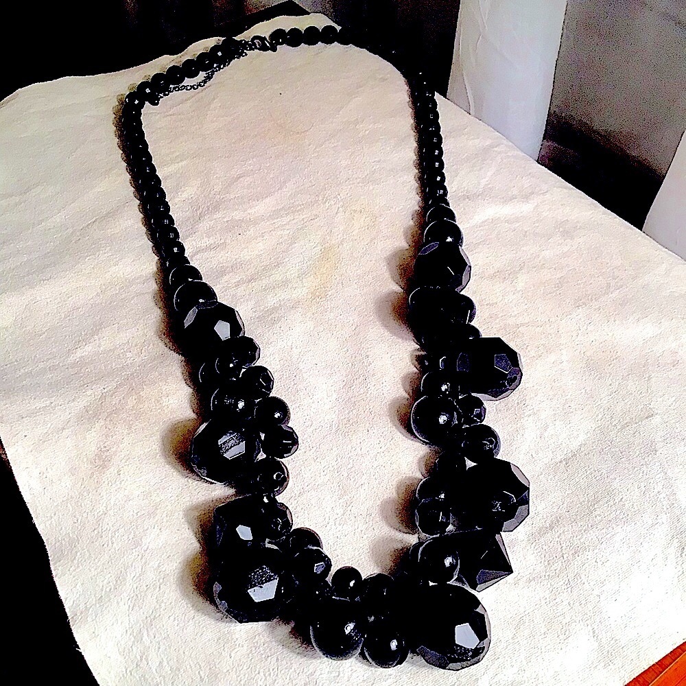 STATEMENT NECKLACE BLACK